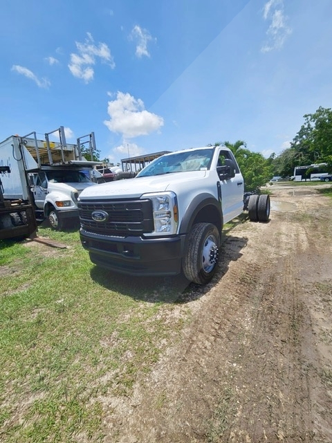Truck Chassis Ford F-600