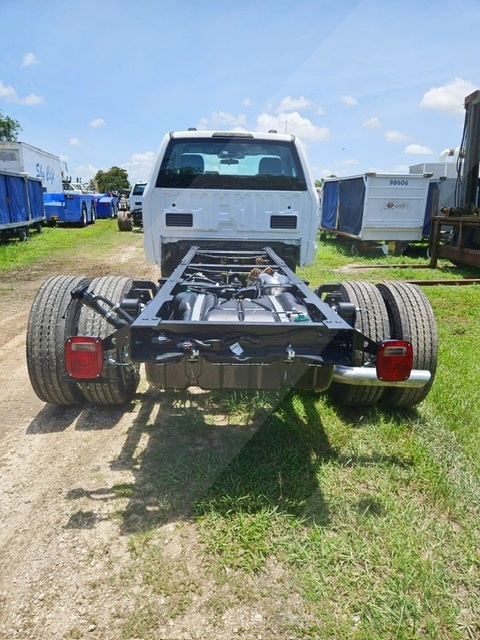 Truck Chassis Ford F-600