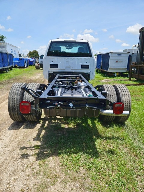 Truck Chassis Ford F-600
